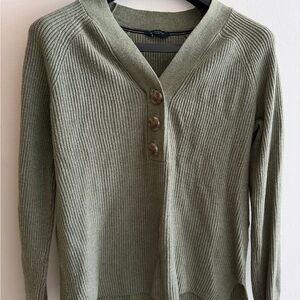 Denver Hayes Sage V-Neck Women's Sweater